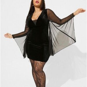 Torrid velvet bat mini dress size 4